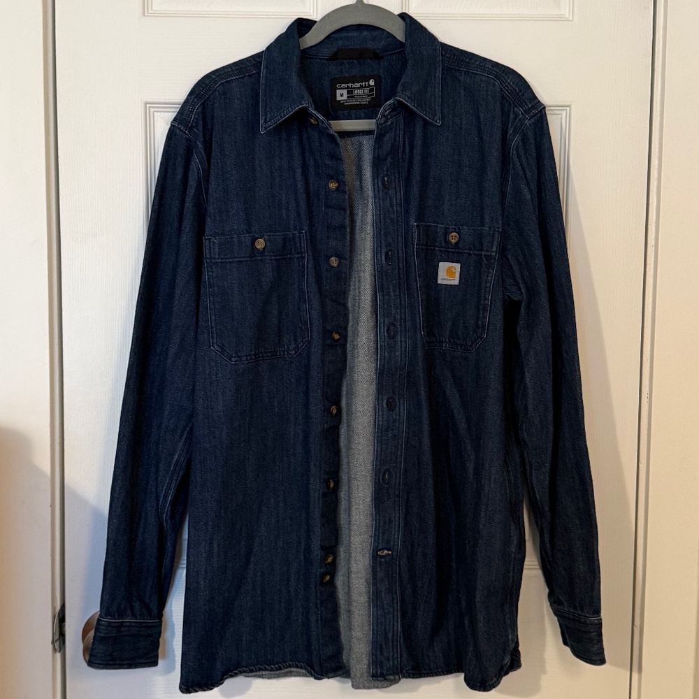 Carhartt Loose Fit Denim Work Shirt (Men’s M) Dark Blue Button Down 2 Pocket